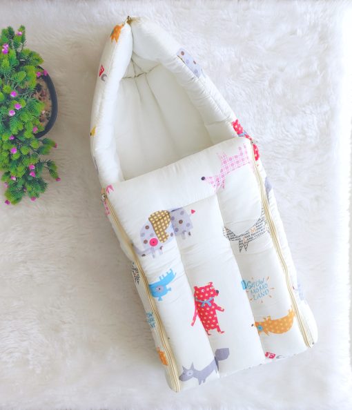 Muslin Cotton Kangaroo Wrapper - VCKW02 - Off White and Red Teddy Bear F Cool