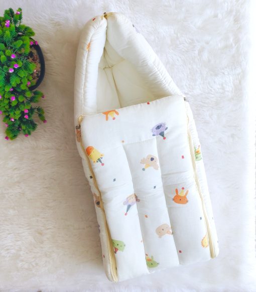 Muslin Cotton Kangaroo Wrapper - VCKW02 - Off White and Animal with Party Cap