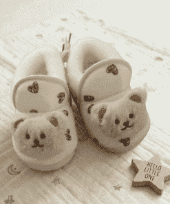 Baby Booties  - Off White Heart with Bear - BTS1
