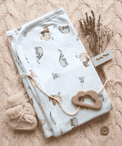 Hooded Blanket - 60x80cm - Off White with Cute Animals -  HBL1