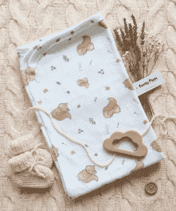 Hooded Blanket - 60x80cm - Off White with Squirrel and Leaf -  HBL1
