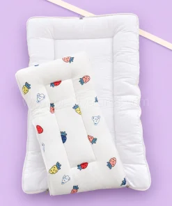 Alternative view of Crinkled Muslin Cotton Kangaroo Wrapper - (65x43cm) - Off White with Strawberries - KW1